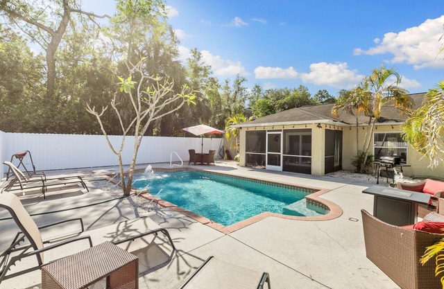 Relaxing Naples Home l Heated Pool l Family-Friendly