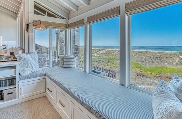 Détente en bord de mer relaxante avec bain à remous privé