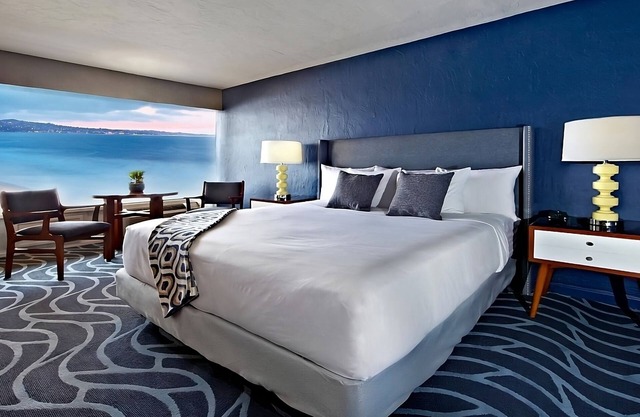 Relaxing & Refreshing Stay with Ocean Views! Unit with Direct Beach Access!