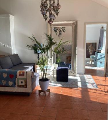 Relaxing Retreat, 900m walk to shops & restaurants