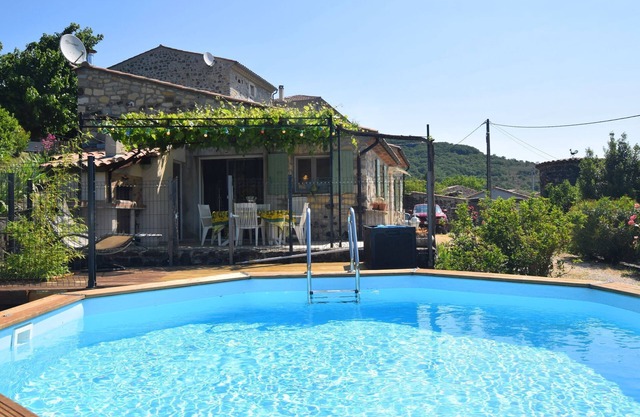 Maison de vacances paisible avec piscine