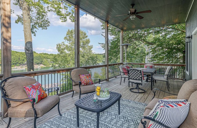 Relaxing retreat with beautiful view. Private swim dock, kayaks, grill, firepit.