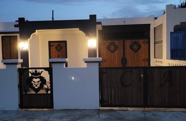 Relaxing Retreat with Pool in a Quiet Coastal Area. Walk to Ferry to San Juan.