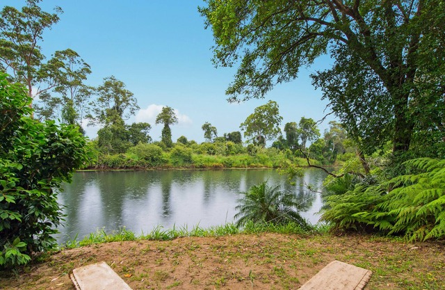 Relaxing river escape at Rollands Plains