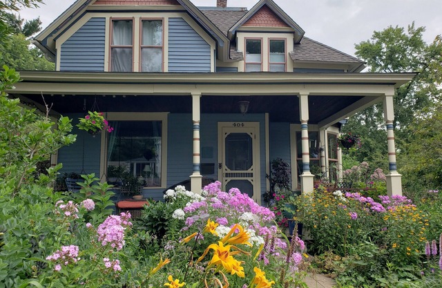 South HIll Loft - Studio Apartment in Historic Stillwater Minnesota