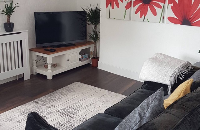 Relaxing Torquay Hideaway with Free Parking