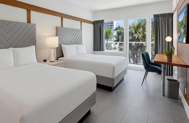 Relaxing Unit w/ Balcony Near Bonnet House – A Relaxing Oasis for Your Getaway