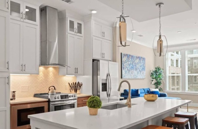 Reluxme| SouthPark 1BR Condo w/ Prm Amenities