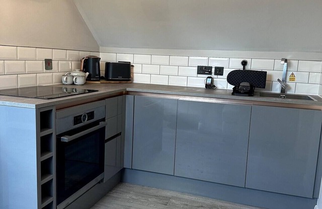 Remarkable 1-bed Apartment in Glastonbury