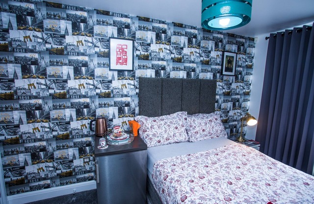 Remarkable 2-Bed Apartment With Sea View