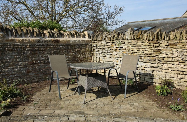 Remarkable 3-bed House in Easton-on-the-hill