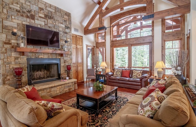 Remarkable Estate Home|Wood Fireplace|Resort Views