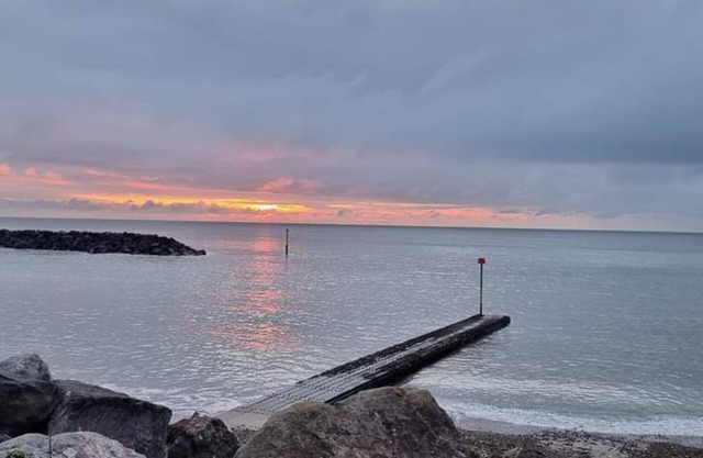 Remarkable Seaside Apartment - Sleeps 4