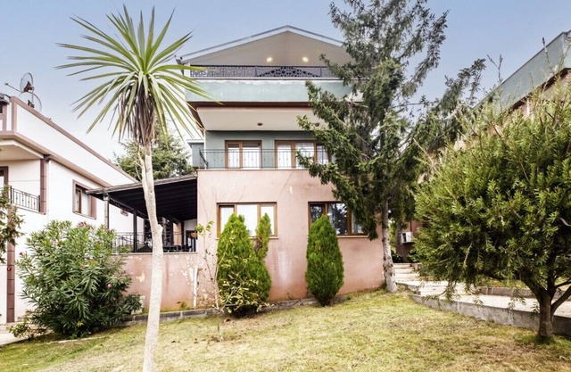 Remarkable Villa Close to Beach with Pool in Sile
