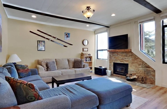 Remodeled 2 Bedroom Condo with Easy Access to Ski Adventure! (Unit 514 at 1849) by RedAwning