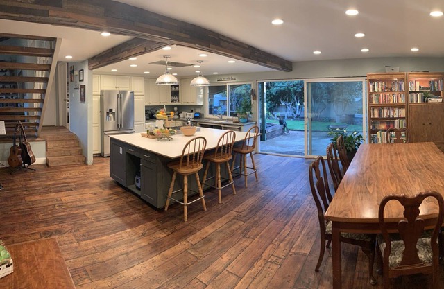 Remodeled Camarillo Heights retreat nearby parks and local shops.