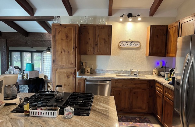 Remodeled Charming 2-bedroom house with golf course views.
