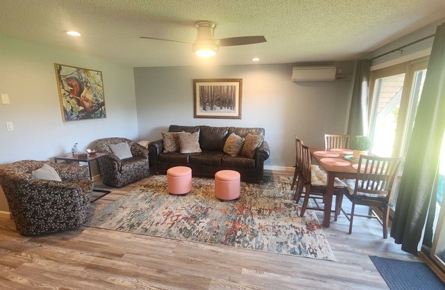 Spectacular condo near skiing - shopping - hiking!