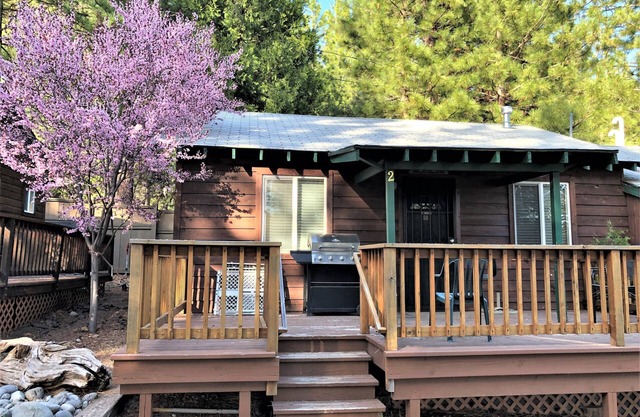 Cabine confortable de 2 chambres, adaptée aux familles et aux animaux domestiques, rampe de mise à l'eau gratuite