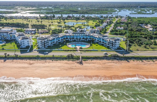 Condo au 1er étage avec vue imprenable sur l'océan et la piscine