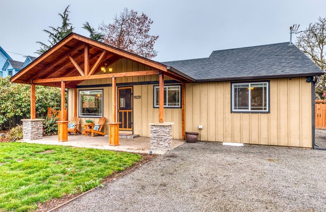 NOUVELLE LISTE! Charmante maison pour chiens Willamette Valley avec grande cour clôturée!