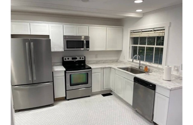 Remodeled Downtown Ft Myers Entire House