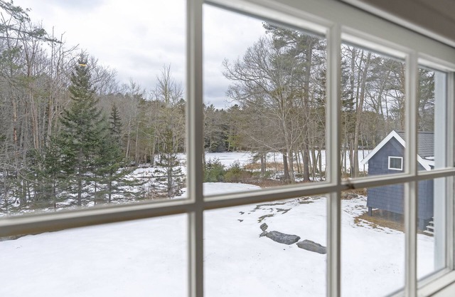 Remodeled for 2024! Immaculate Southport Island home. 5 minutes to Boothbay!