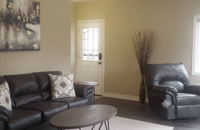 Remodeled & Fully-Furnished Guest Suite