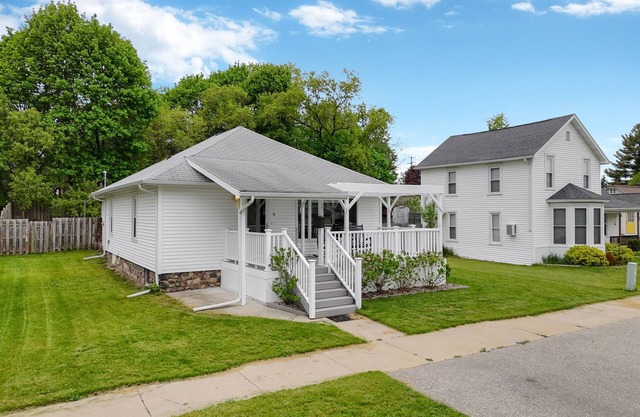 Remodeled Home - Heart of Downtown West Branch