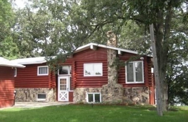 Rénové Log Cabin Accueil de la chaîne des lacs