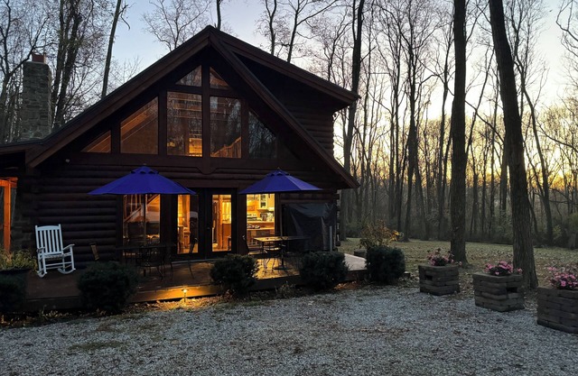 Une cabine Rénové Connexion Entouré En 6000 Acres Of forêts anciennes