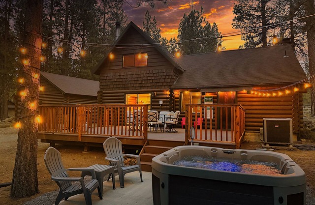 Recently Remodeled Sisters Cabin - Dog Friendly!
