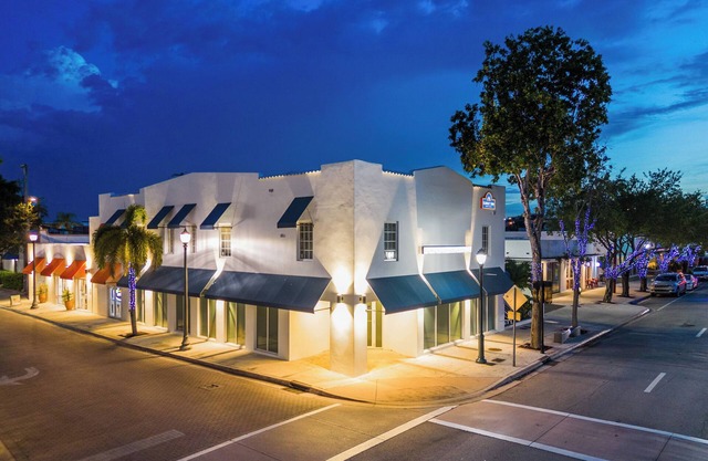 Stylish in Downtown South Miami at the New Sunset Inn....20% off thru July 31!