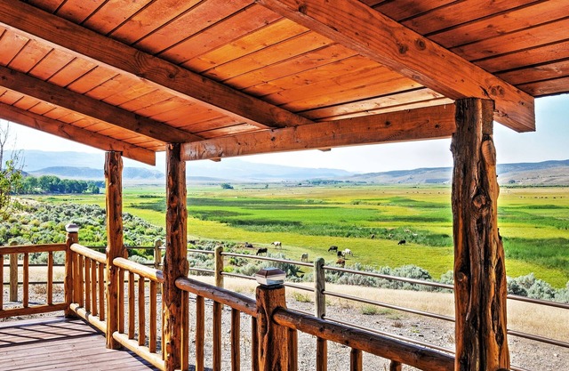 Cozy Antimony Cabin w / Fire Pit & Stunning Views!