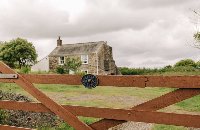 Cottage Kitts, Carharrack, Redruth