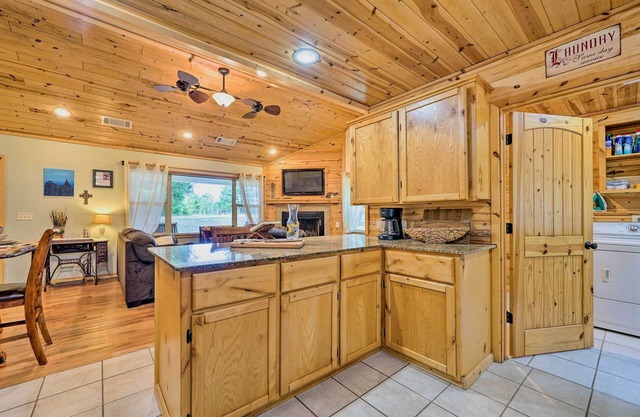NEW! Smithville Remote Escape w/ Furnished Deck!