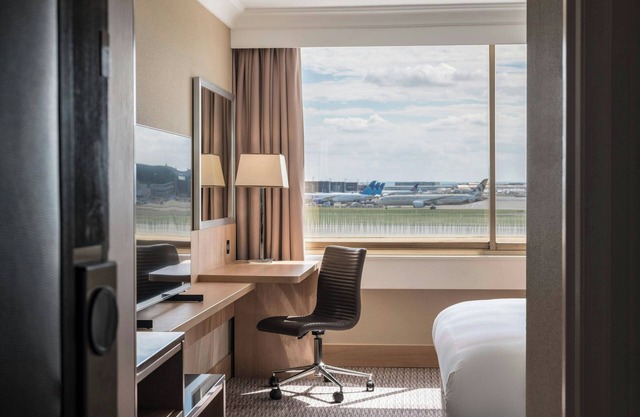Renaissance London Heathrow Hotel