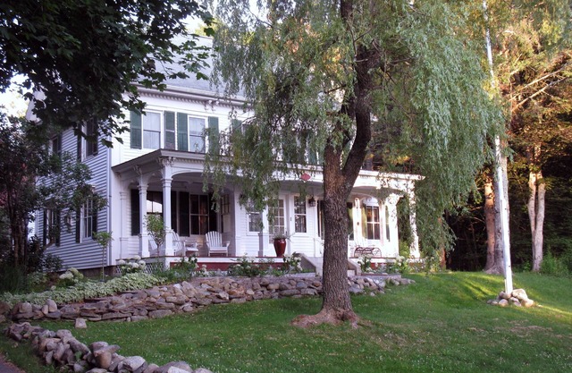 Maison de capitaine de la mer rénovée datant de 1854 avec vue sur le port de Deer Isle Village
