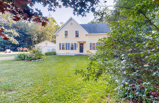 Renovated 19th-Century Farmhouse w/ 270 Feet of Waterfront & Sunset Views
