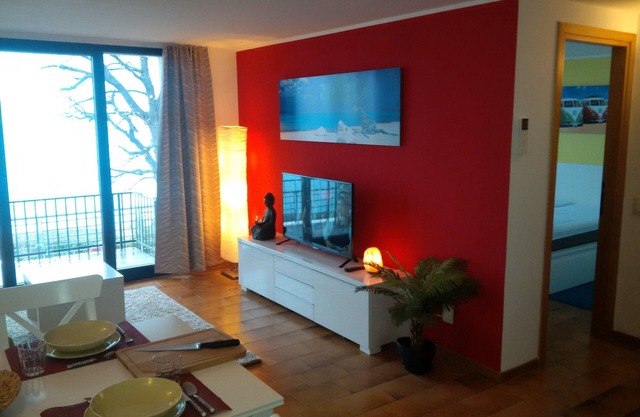 2 pièces rénové.-Appartement avec piscine, vues panoramiques fantastiques
