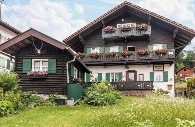 Appartement rénové "Ferienwohnung - Hexi" avec vue sur les montagnes, terrasse privée et Wi-Fi