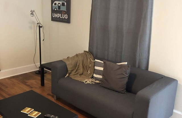 Renovated Cottage Minutes From Downtown