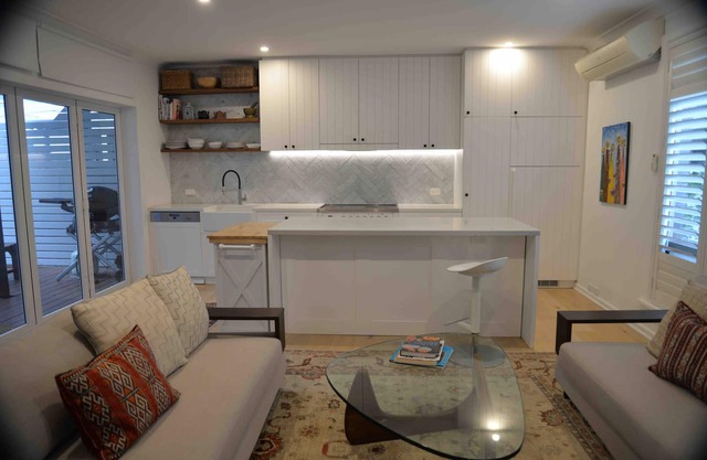 Renovated duplex cottage in delightful Avalon Beach