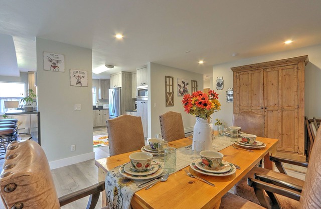 Renovated Farmhouse w/ wraparound views, Near Dwtn, 30mi. Aspen &12mi. to Ski