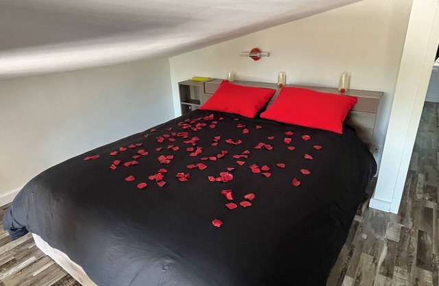 Renovated former stable, vineyard view and Spa!