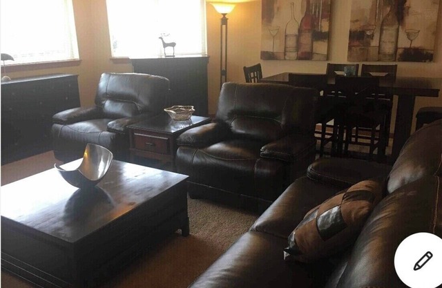 RÉNOVÉ-ÉNORME CONDO 2 CHAMBRES À SEATTLE