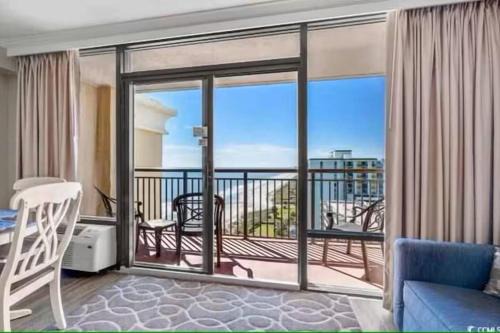 Renovated Oceanview Caravelle MB