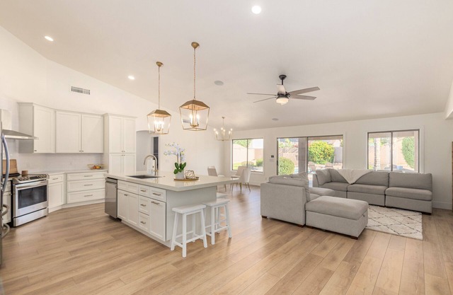 Renovated & Spacious 4Bed/3Bath Entertainers Home w/ HEATED Pool