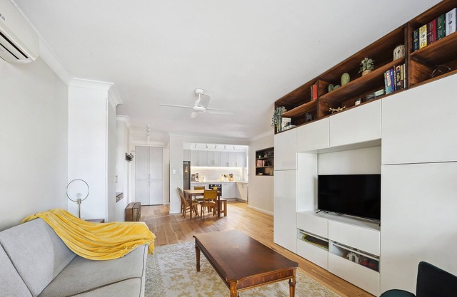 Bel appartement intérieur ouest de trois chambres