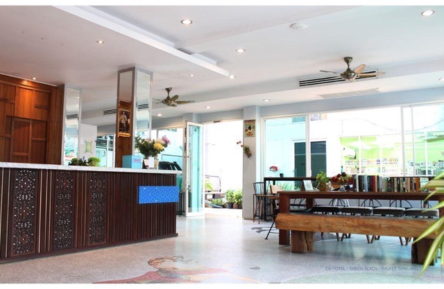 :) Chambre standard n ° 17 rénovée, à 3 min à pied de la plage de Karon